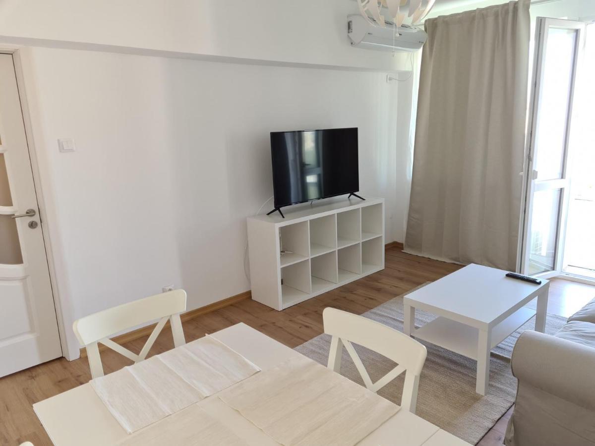 Rene's Leisure Apartment Bucarest Extérieur photo